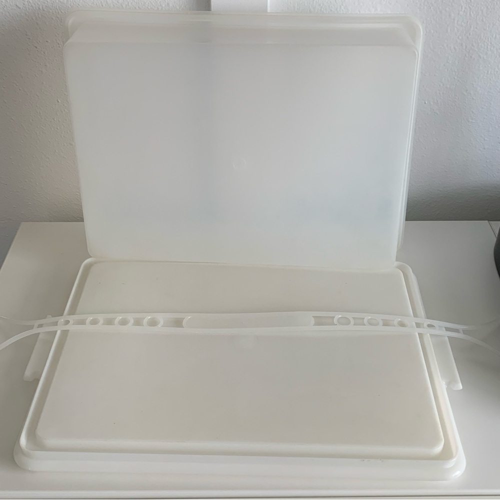 VTG TUPPERWARE Large Cake Carrier 15x11” Sheet Cupcake Handle Storage Rectangle - Picture 7 of 13